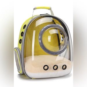 Expandable bubble cat or small pet backpack / carrier